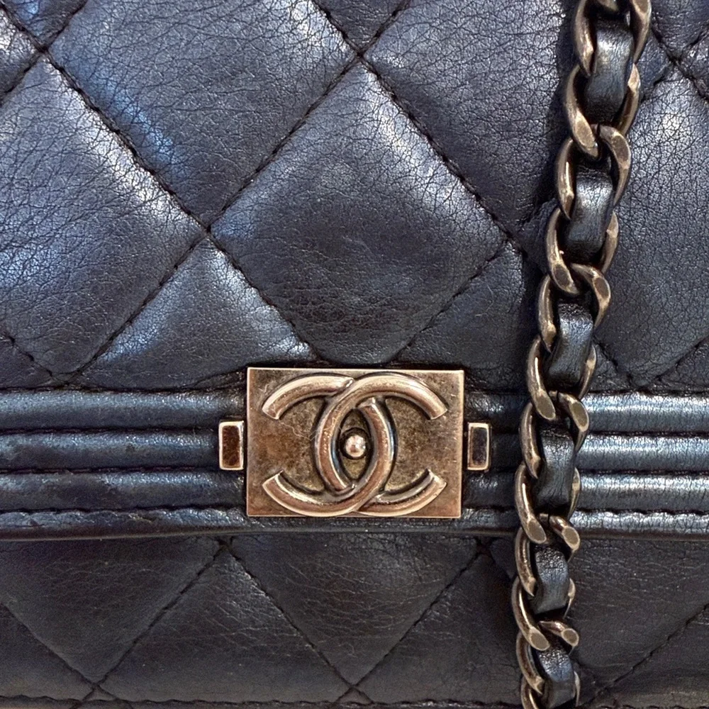 Chanel Boy Wallet on Chain - Picture 3 of 9